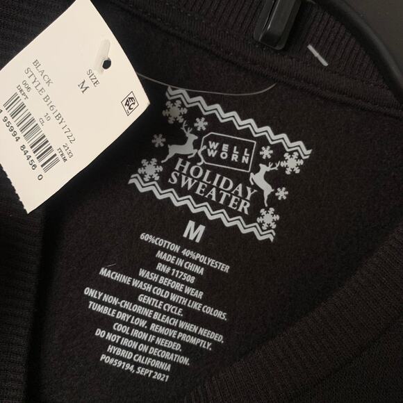 Well Worn Gnome Santa Sweatshirt Black Holiday Sweater Christmas Girls Medium - Picture 8 of 8